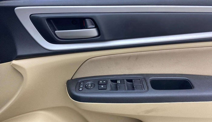 2023 Honda Amaze 1.2L I-VTEC VX, Petrol, Manual, 39,550 km, Driver Side Door Panels Control
