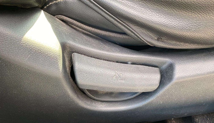 2019 Hyundai Grand i10 ASTA 1.2 KAPPA VTVT, Petrol, Manual, 60,273 km, Driver Side Adjustment Panel