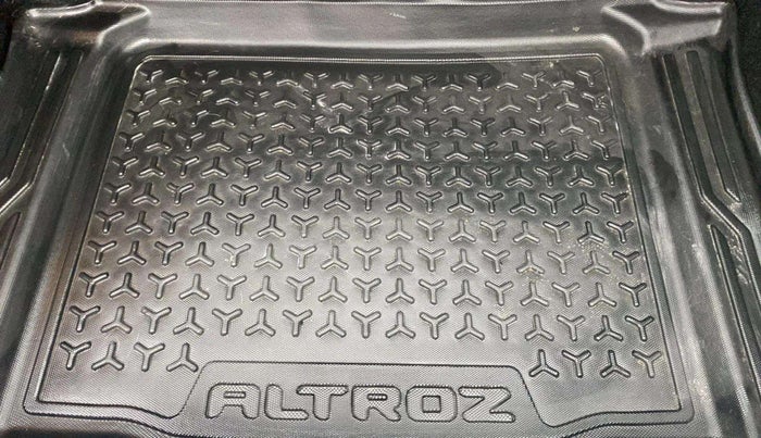 2022 Tata ALTROZ XZA, Petrol, Automatic, 15,668 km, Boot Inside