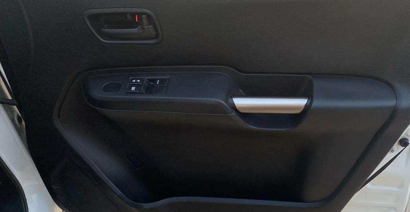2018 Maruti IGNIS SIGMA 1.2, Petrol, Manual, 75,319 km, Driver Side Door Panels Control