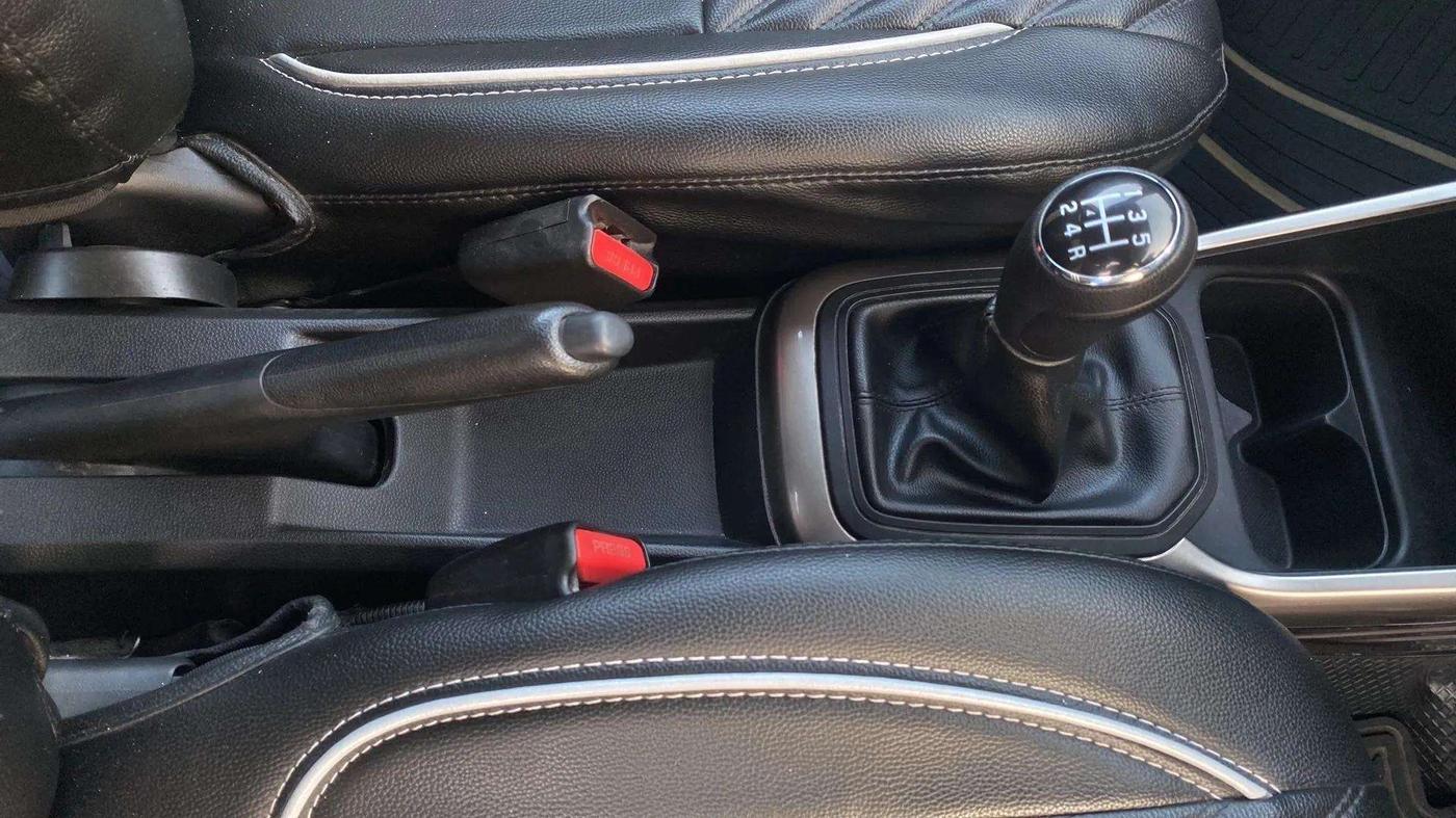 2018 Maruti IGNIS SIGMA 1.2, Petrol, Manual, 75,319 km, Gear Lever