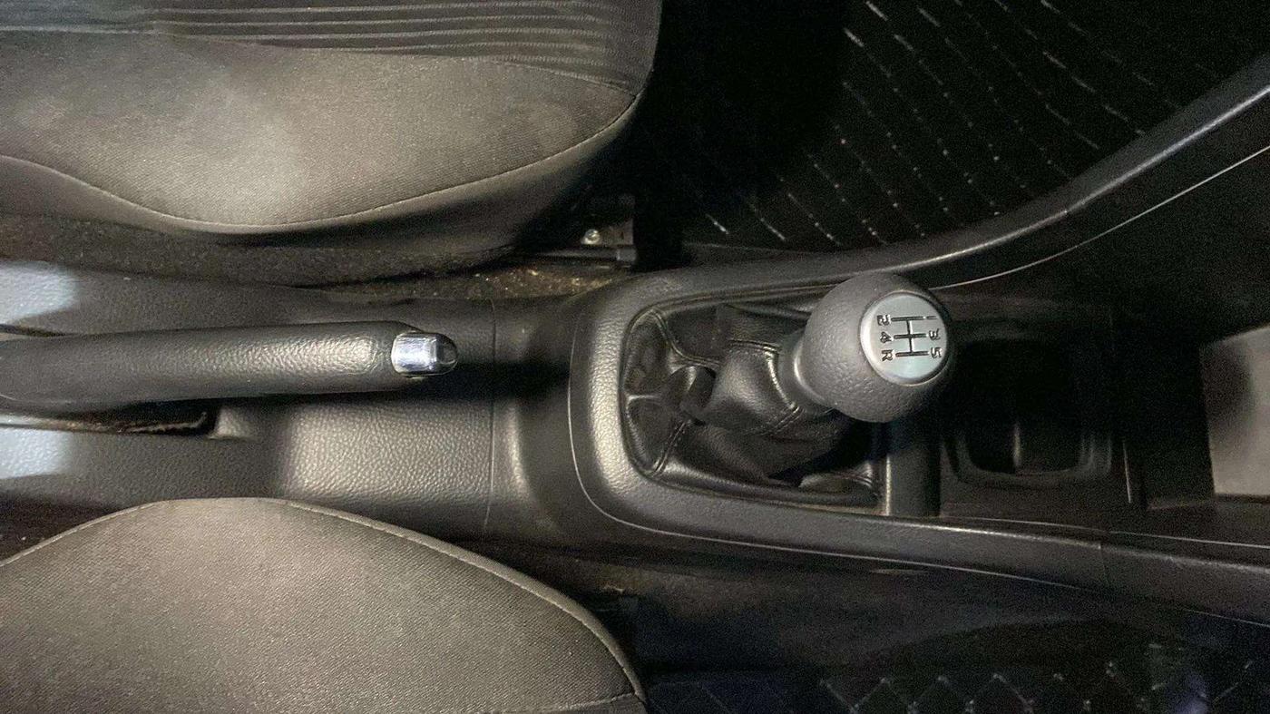 2015 Maruti Swift VXI, Petrol, Manual, 68,601 km, Gear Lever