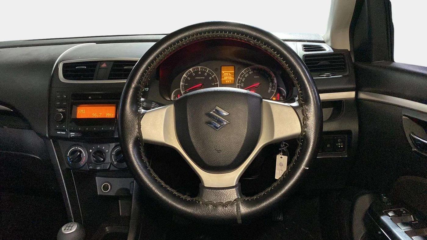 2015 Maruti Swift VXI, Petrol, Manual, 68,601 km, Steering Wheel Close Up