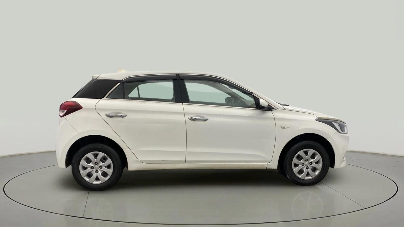 2018 Hyundai Elite i20 MAGNA EXECUTIVE 1.2, Petrol, Manual, 34,263 km, Right Side View