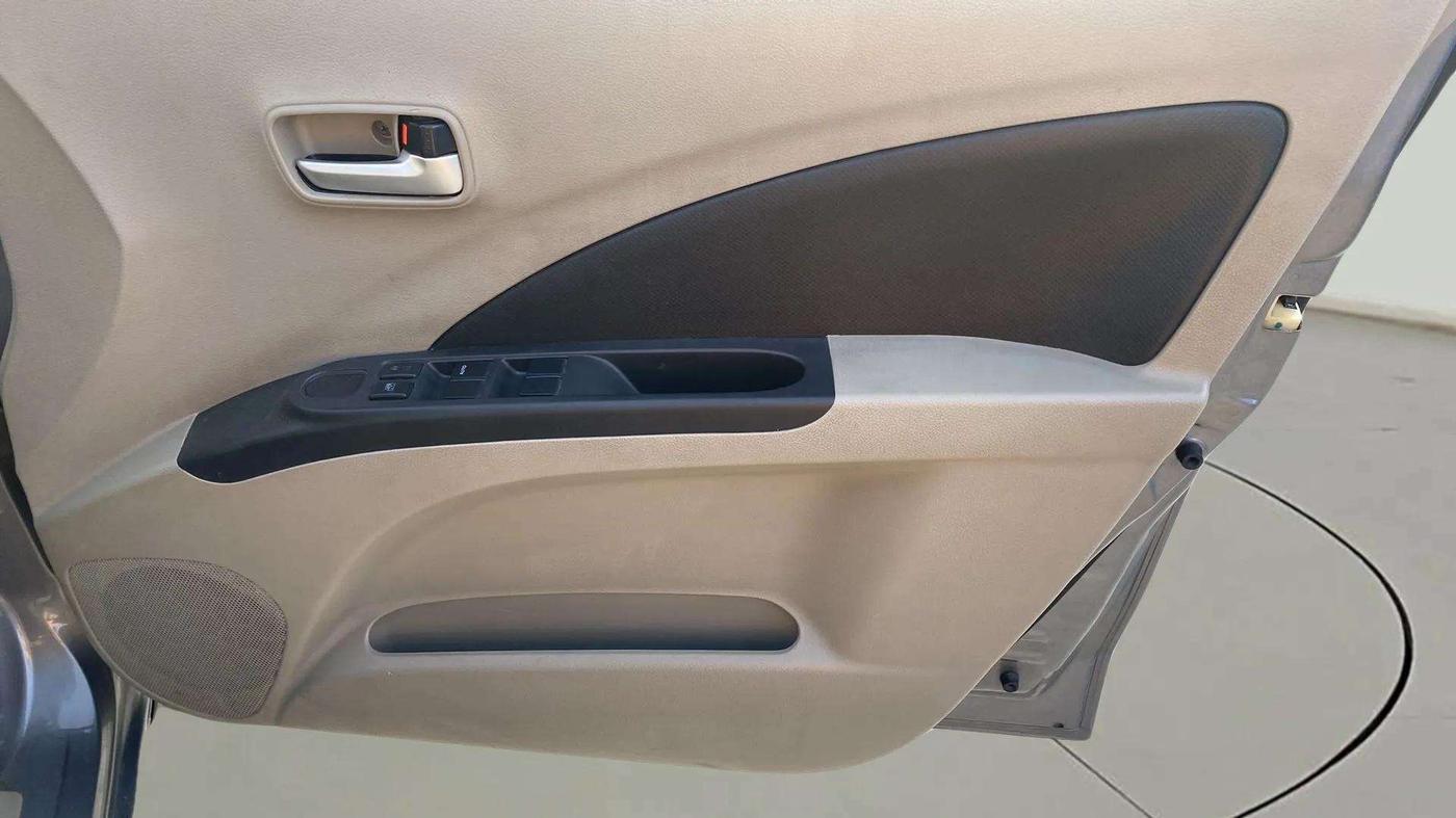 2016 Maruti Celerio VXI AMT, Petrol, Automatic, 30,552 km, Driver Side Door Panels Control