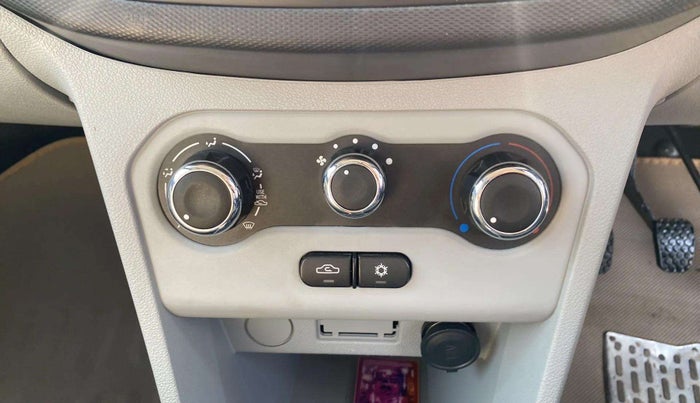 2023 Tata Tiago XE PETROL, Petrol, Manual, 4,455 km, AC Unit - Directional switch has minor damage