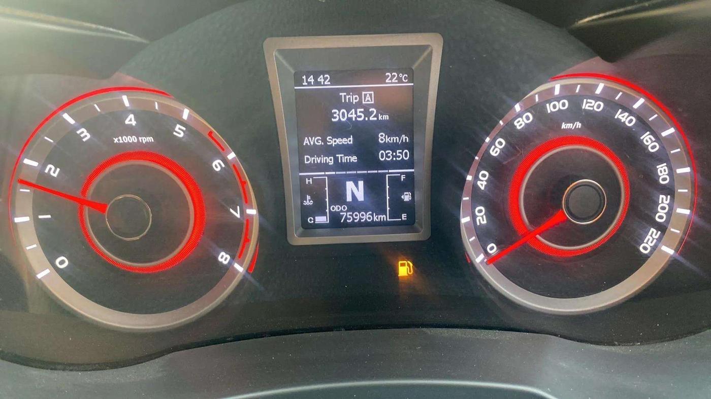 2019 Mahindra XUV300 W8 1.2 PETROL, Petrol, Manual, 76,240 km, Odometer Image
