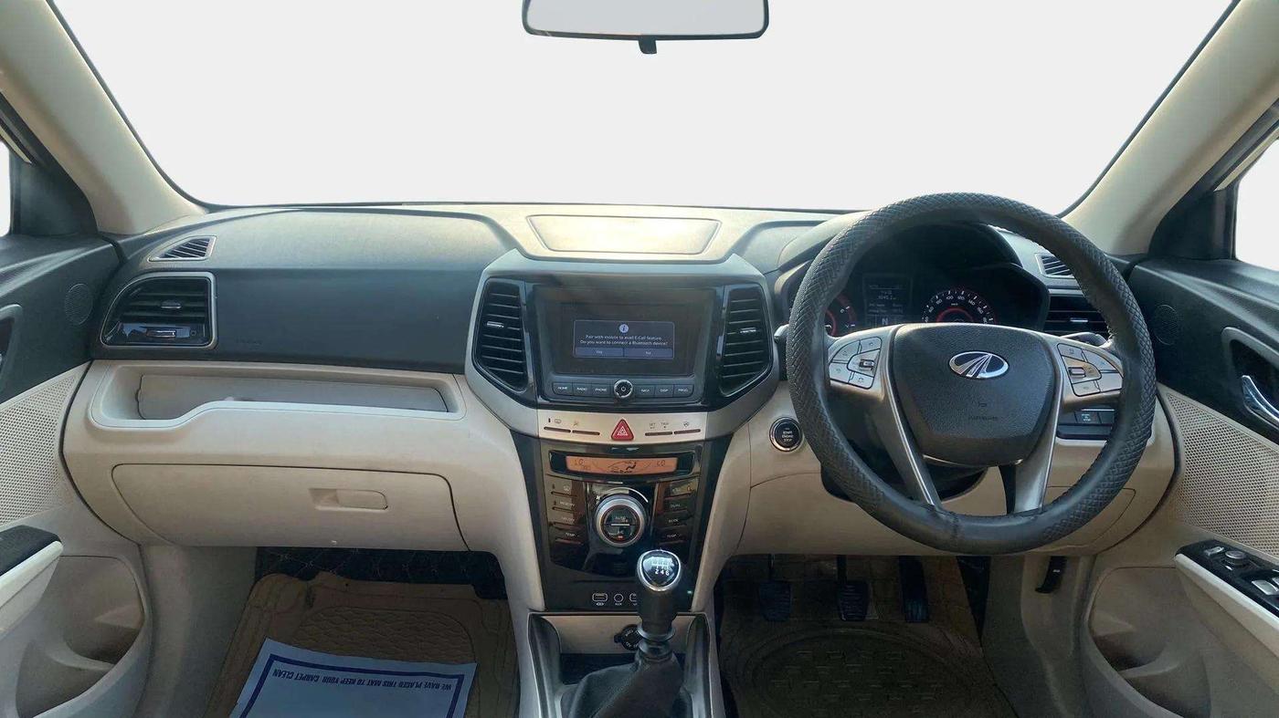2019 Mahindra XUV300 W8 1.2 PETROL, Petrol, Manual, 76,240 km, Dashboard