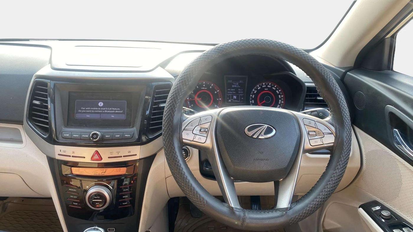 2019 Mahindra XUV300 W8 1.2 PETROL, Petrol, Manual, 76,240 km, Steering Wheel Close Up