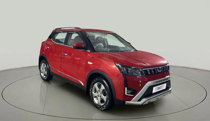 2021 Mahindra XUV300 W6 1.2 PETROL, Petrol, Manual, 20,968 km, Right Front Diagonal