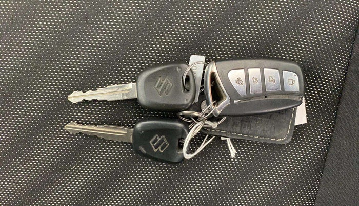 2023 Maruti Swift LXI, Petrol, Manual, 17,107 km, Key Close Up