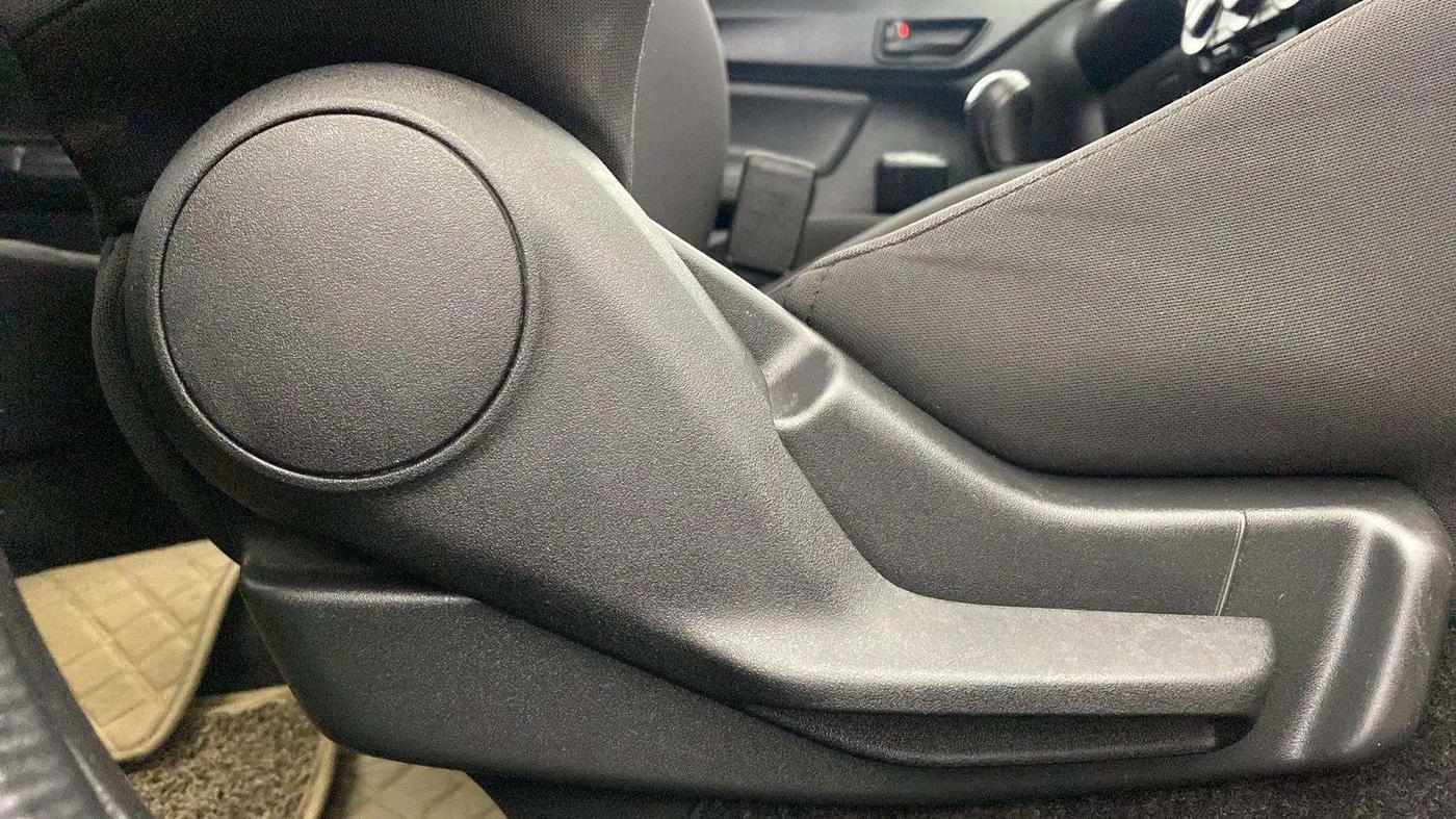 2023 Maruti Swift LXI, Petrol, Manual, 17,107 km, Driver Side Adjustment Panel