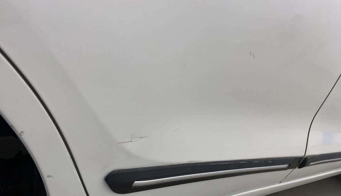 2023 Maruti Swift LXI, Petrol, Manual, 17,107 km, Right rear door - Minor scratches