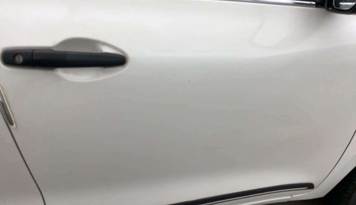 2023 Maruti Swift LXI, Petrol, Manual, 17,107 km, Driver-side door - Slightly dented