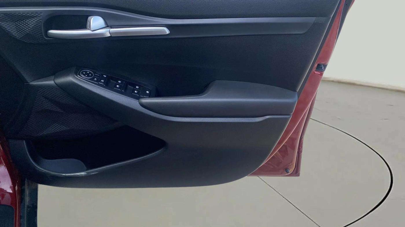 2023 KIA SELTOS  HTK PLUS 1.5 PETROL MT, Petrol, Manual, 20,068 km, Driver Side Door Panels Control