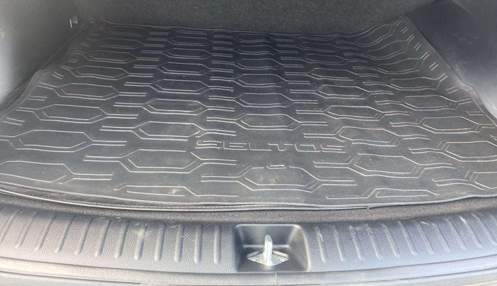 2023 KIA SELTOS  HTK PLUS 1.5 PETROL MT, Petrol, Manual, 20,068 km, Boot Inside
