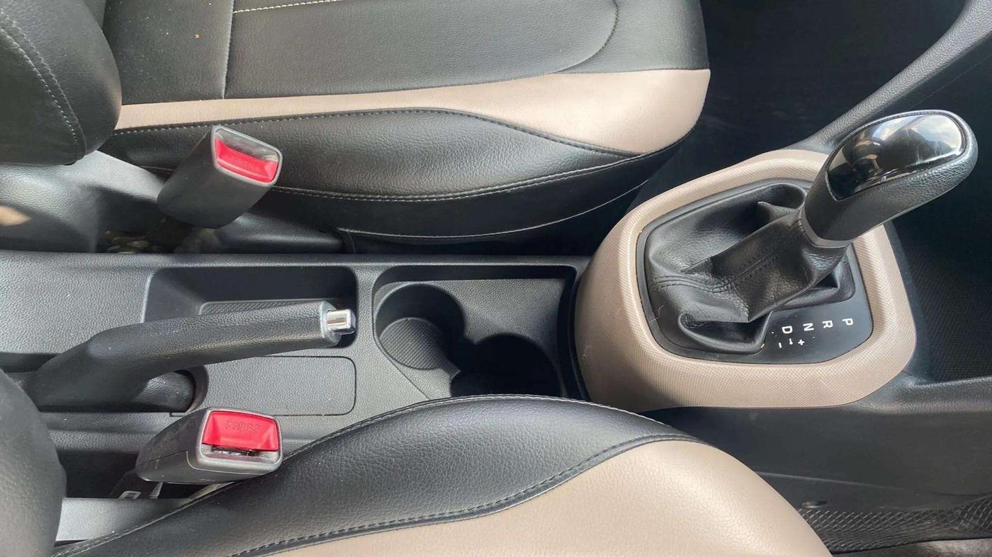 2018 Hyundai Grand i10 SPORTZ AT 1.2 KAPPA VTVT, Petrol, Automatic, 39,066 km, Gear Lever