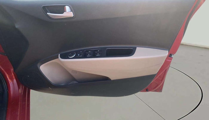 2018 Hyundai Grand i10 SPORTZ AT 1.2 KAPPA VTVT, Petrol, Automatic, 39,066 km, Driver Side Door Panels Control