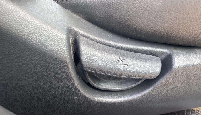 2018 Hyundai Grand i10 SPORTZ AT 1.2 KAPPA VTVT, Petrol, Automatic, 39,066 km, Driver Side Adjustment Panel