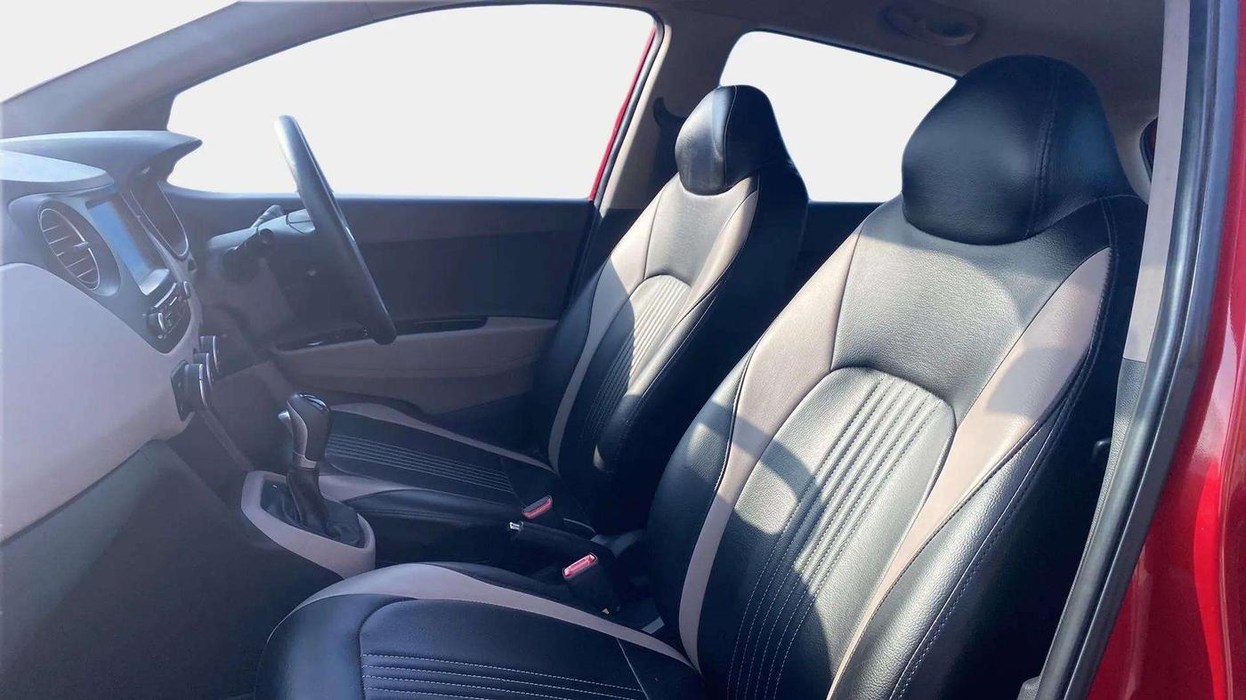 2018 Hyundai Grand i10 SPORTZ AT 1.2 KAPPA VTVT, Petrol, Automatic, 39,066 km, Right Side Front Door Cabin