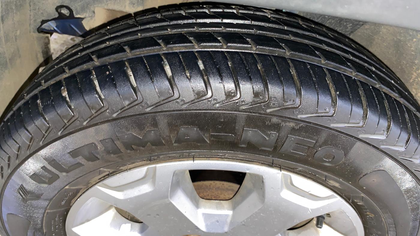 2019 Renault Kwid CLIMBER 1.0 AMT, Petrol, Automatic, 23,447 km, Left Front Tyre Tread