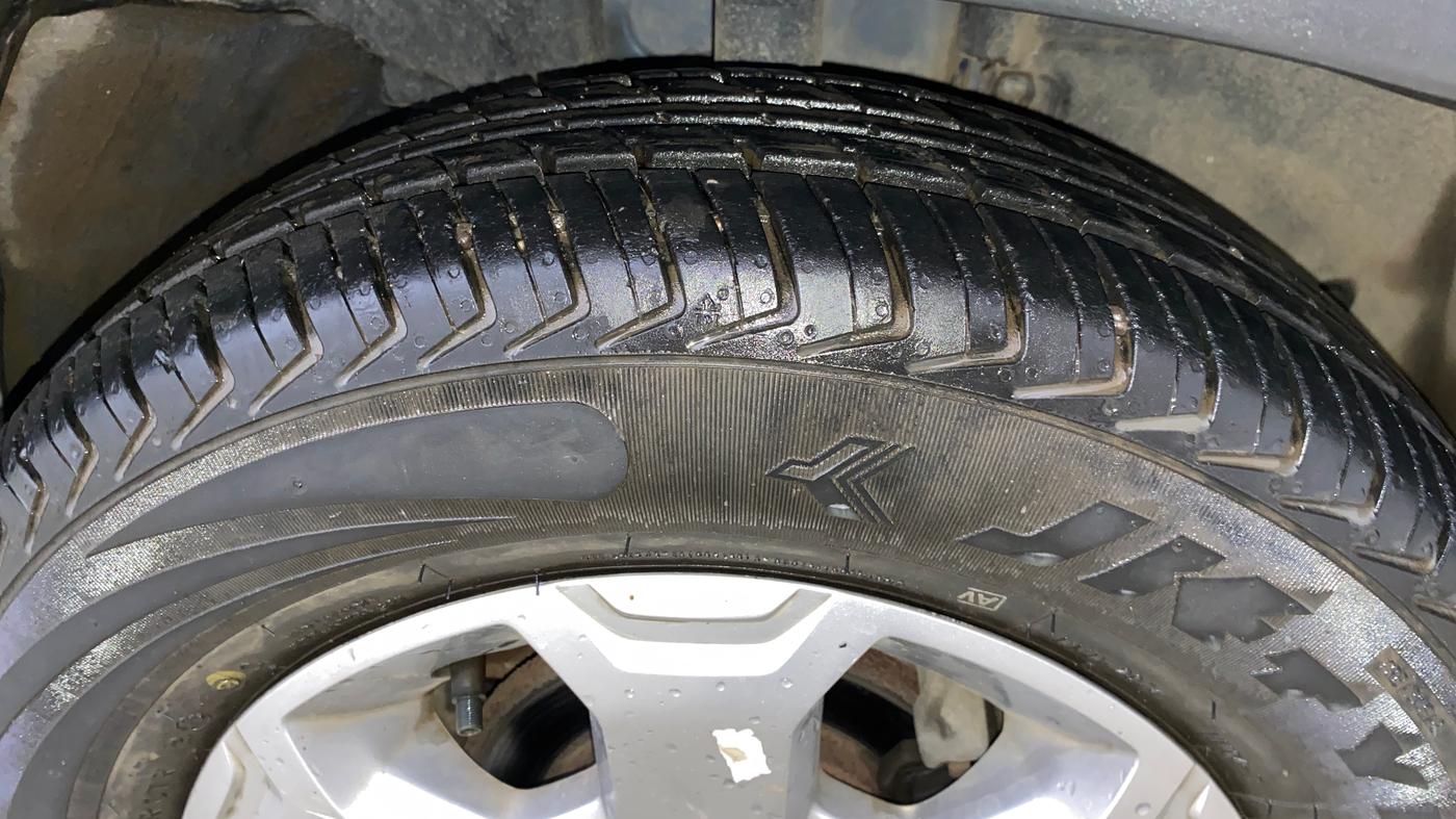 2019 Renault Kwid CLIMBER 1.0 AMT, Petrol, Automatic, 23,447 km, Right Front Tyre Tread