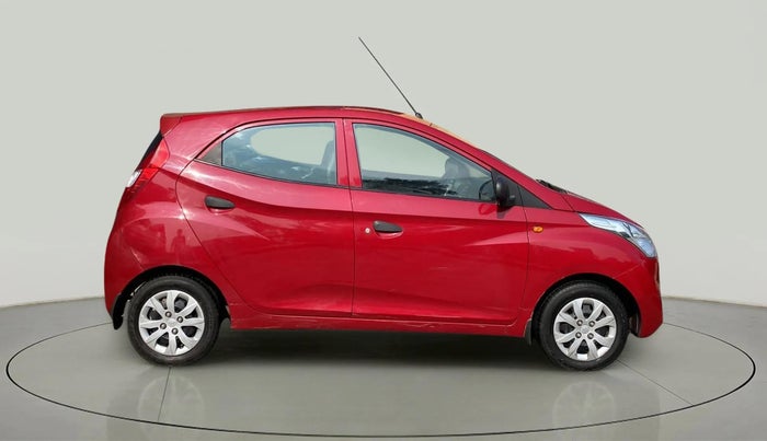 2017 Hyundai Eon MAGNA +, Petrol, Manual, 18,052 km, Right Side View