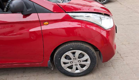 2017 Hyundai Eon MAGNA +, Petrol, Manual, 18,052 km, Right fender - Slightly dented