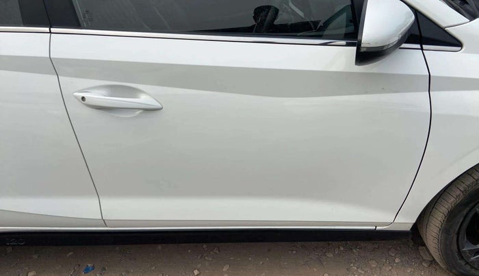 2021 Hyundai NEW I20 SPORTZ 1.2 MT, Petrol, Manual, 8,531 km, Front passenger door - Slightly dented
