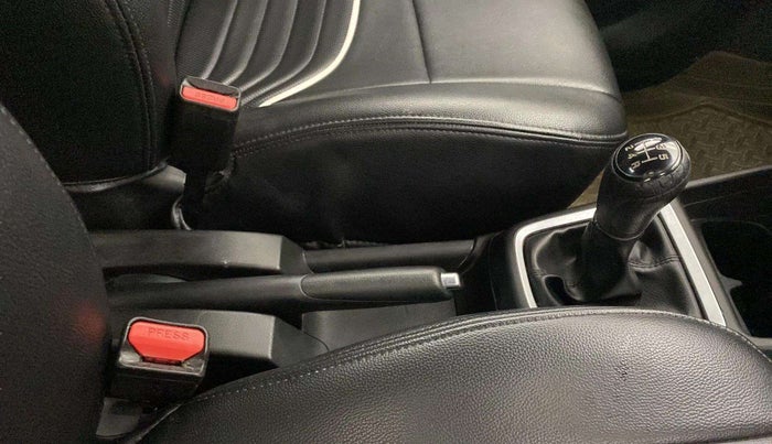 2018 Maruti Swift VXI, Petrol, Manual, 49,799 km, Gear Lever