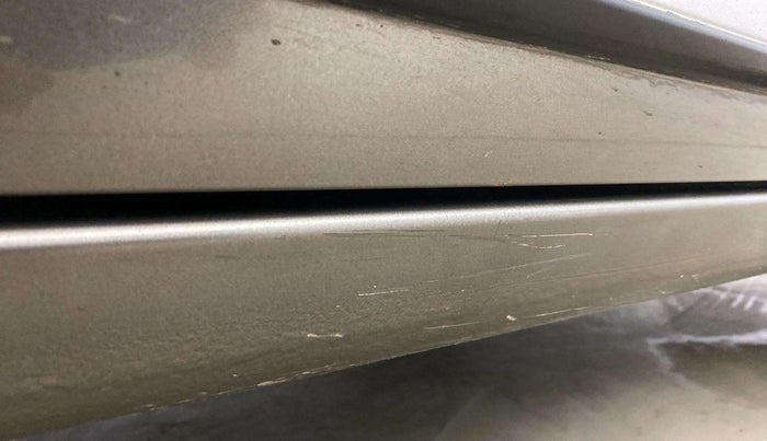2018 Maruti Swift VXI, Petrol, Manual, 49,799 km, Right running board - Minor scratches