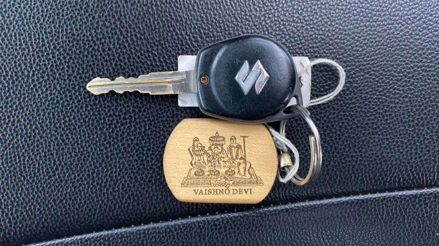 2018 Maruti Swift VXI, Petrol, Manual, 49,799 km, Key Close Up