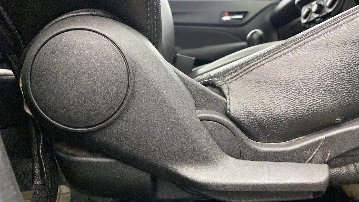 2018 Maruti Swift VXI, Petrol, Manual, 49,799 km, Driver Side Adjustment Panel