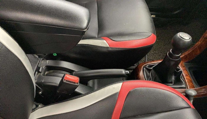 2017 Maruti Swift LXI (O), Petrol, Manual, 35,242 km, Gear Lever
