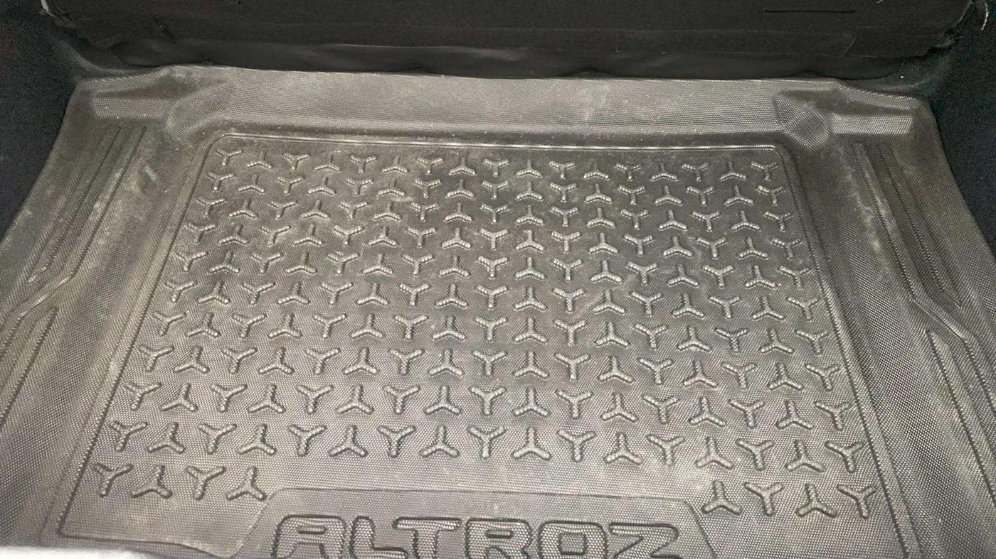 2020 Tata ALTROZ XZ PETROL, Petrol, Manual, 6,092 km, Boot Inside