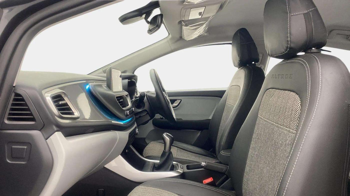 2020 Tata ALTROZ XZ PETROL, Petrol, Manual, 6,092 km, Right Side Front Door Cabin