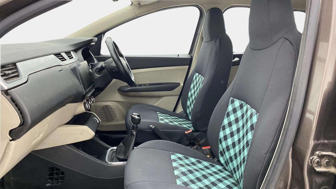 2021 Renault TRIBER RXZ, Petrol, Manual, 58,172 km, Right Side Front Door Cabin