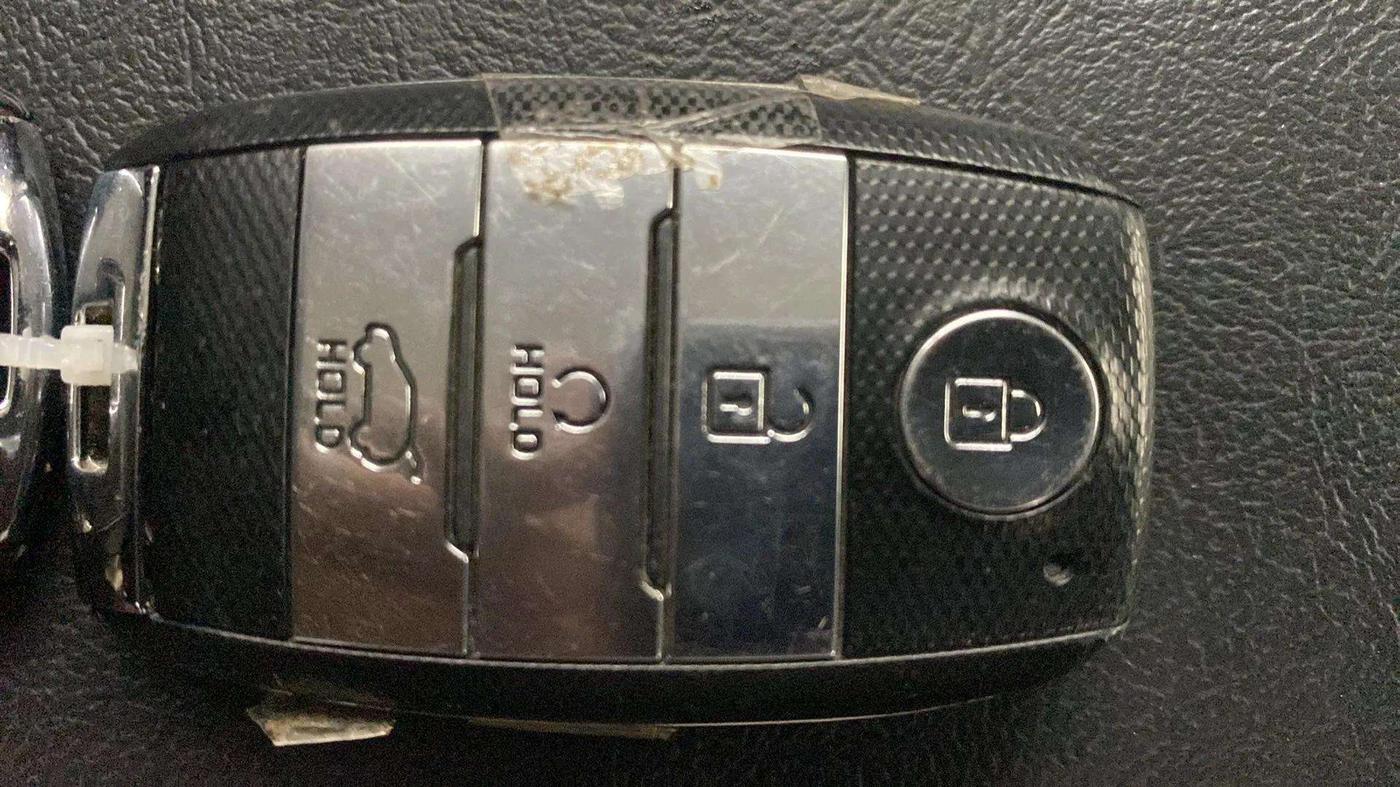 2022 KIA SONET HTX 1.5, Diesel, Manual, 29,493 km, Key Close Up