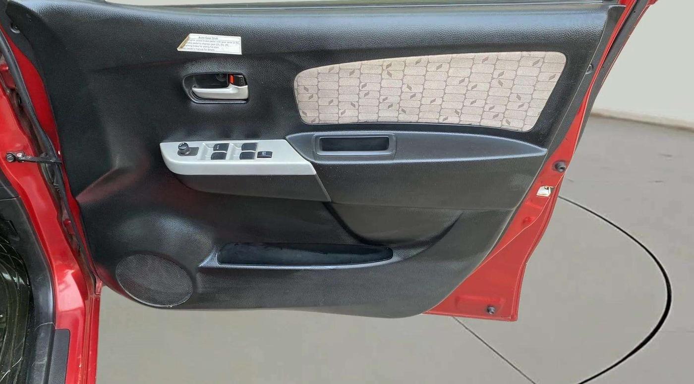 2016 Maruti Wagon R 1.0 VXI (O) AMT, Petrol, Automatic, 30,663 km, Driver Side Door Panels Control