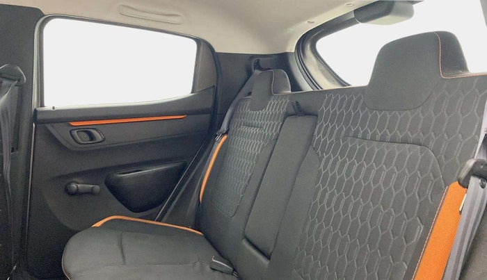 2018 Renault Kwid CLIMBER 1.0 AMT, Petrol, Automatic, 14,255 km, Right Side Rear Door Cabin