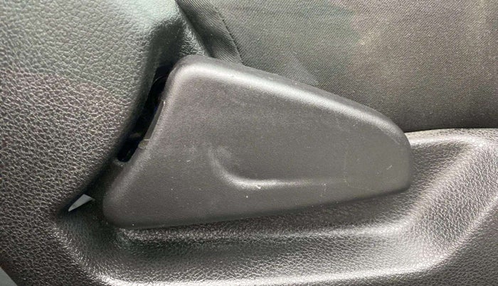 2018 Renault Kwid CLIMBER 1.0 AMT, Petrol, Automatic, 14,255 km, Driver Side Adjustment Panel