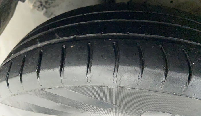 2012 Maruti Swift VDI, Diesel, Manual, 1,09,228 km, Left Front Tyre Tread