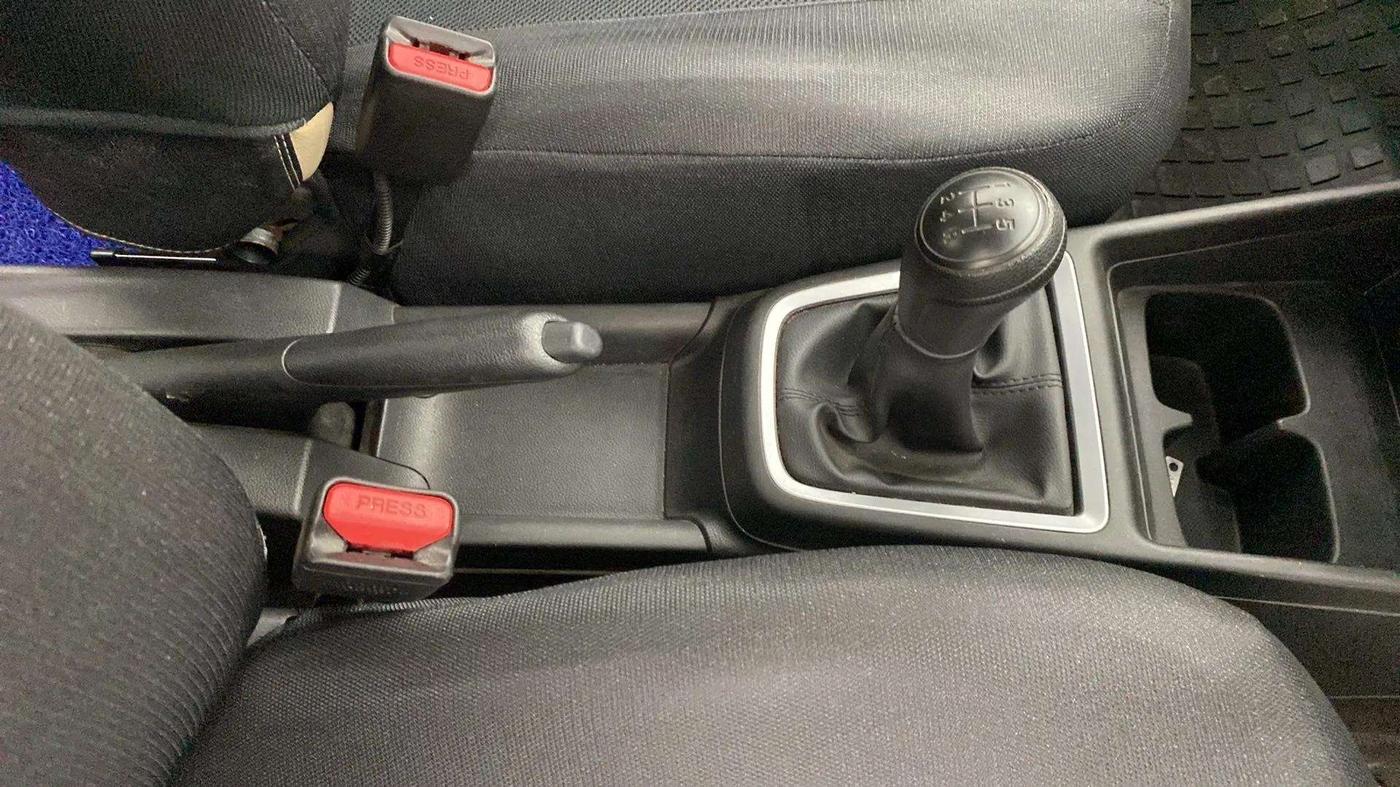 2023 Maruti Swift LXI, Petrol, Manual, 40,184 km, Gear Lever