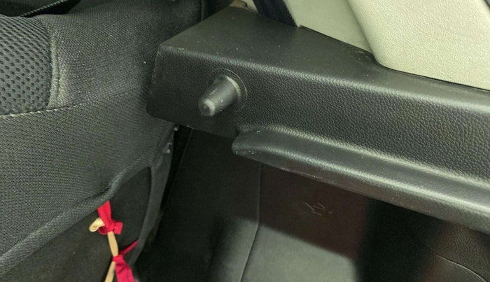 2023 Maruti Swift LXI, Petrol, Manual, 40,184 km, Dicky (Boot door) - Parcel tray missing