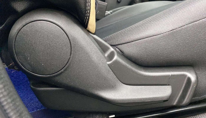 2023 Maruti Swift LXI, Petrol, Manual, 40,184 km, Driver Side Adjustment Panel