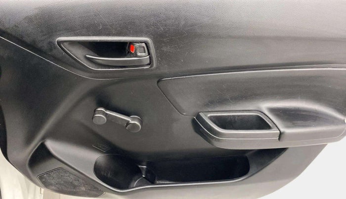 2023 Maruti Swift LXI, Petrol, Manual, 40,184 km, Driver Side Door Panels Control