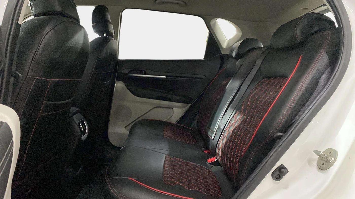 2021 KIA SONET HTX 1.0 IMT, Petrol, Manual, 22,807 km, Right Side Rear Door Cabin