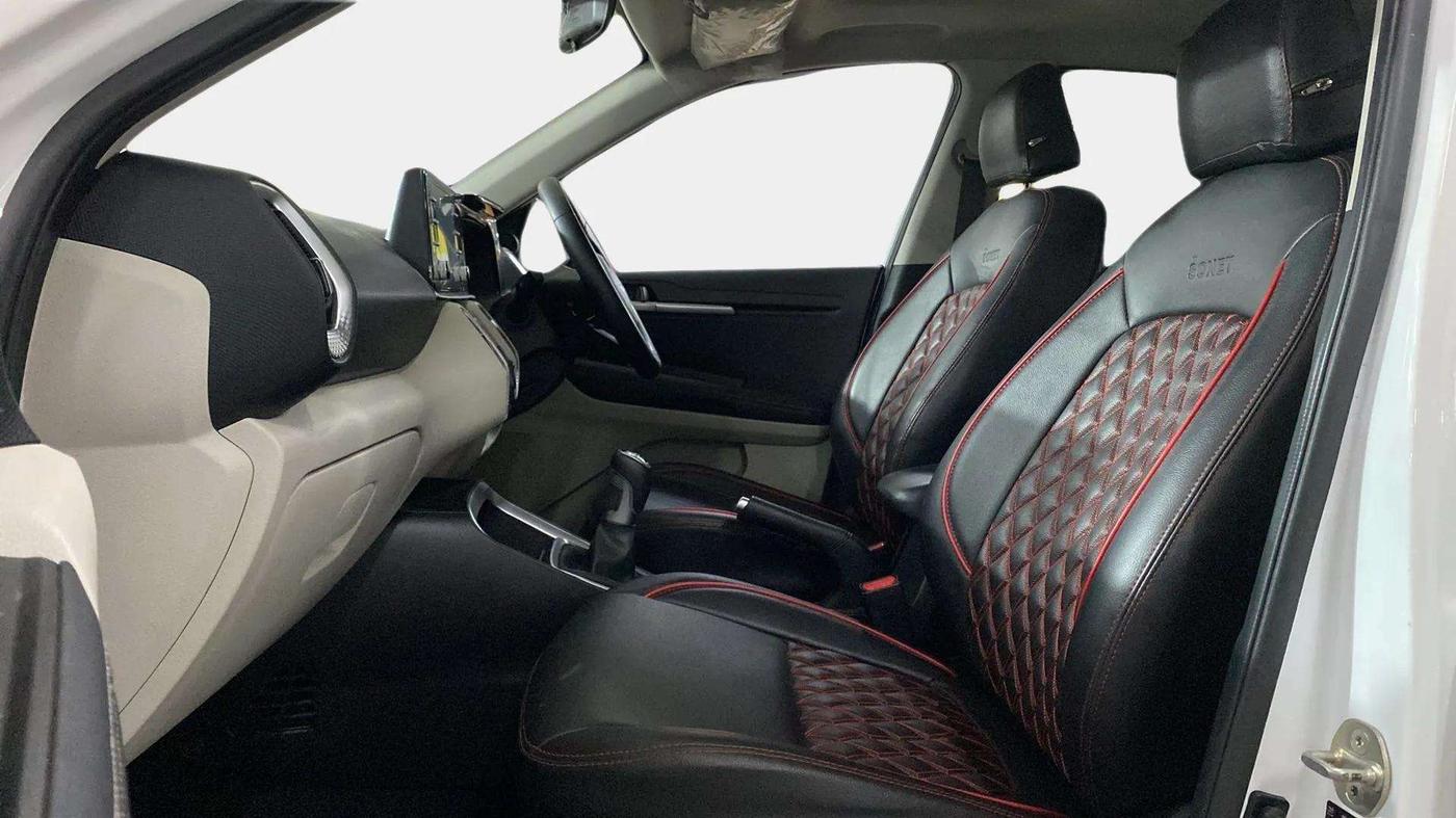 2021 KIA SONET HTX 1.0 IMT, Petrol, Manual, 22,807 km, Right Side Front Door Cabin