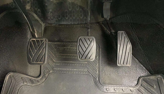 2021 Maruti XL6 ZETA MT, Petrol, Manual, 82,696 km, Pedals
