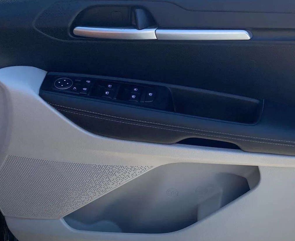 2022 KIA SONET HTX ANNIVERSARY EDITION 1.0 IMT, Petrol, Manual, 35,995 km, Driver Side Door Panels Control